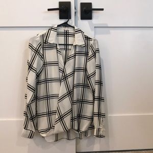 Sugarlips white and black striped v-neck blouse